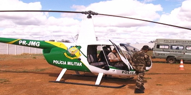 Helicóptero sobrevoa Teresina