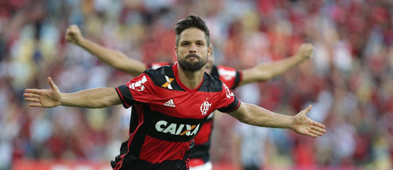Diego comemora o segundo gol do Flamengo