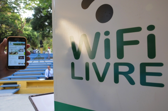 Os pontos de Wi-Fi instalados nas praças de Teresina suportam mais de 200 usuários conectados ao mesmo tempo