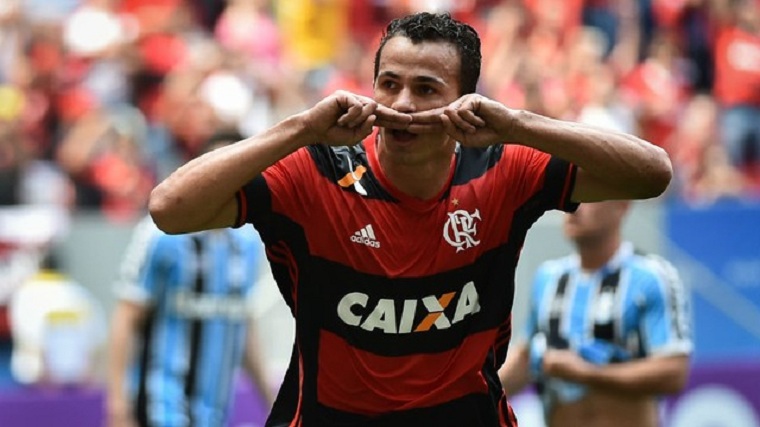 Damião comemora o primeiro gol do Flamengo contra o Grêmio