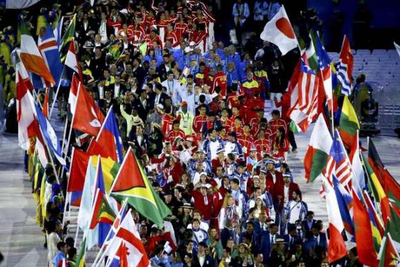 Delegações dos países que participaram da Rio 2016 desfilam no Maracanã