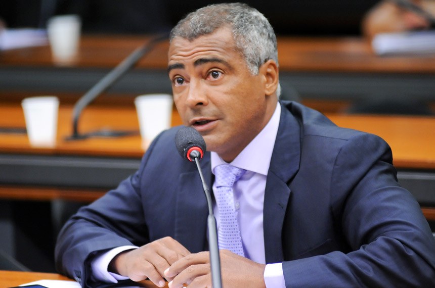 Romário foi o 63º senador a discursar na fase de pronunciamento