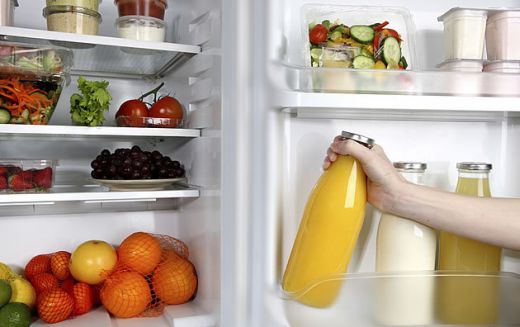 Manter a geladeira aberta também ajuda no consumo de energia