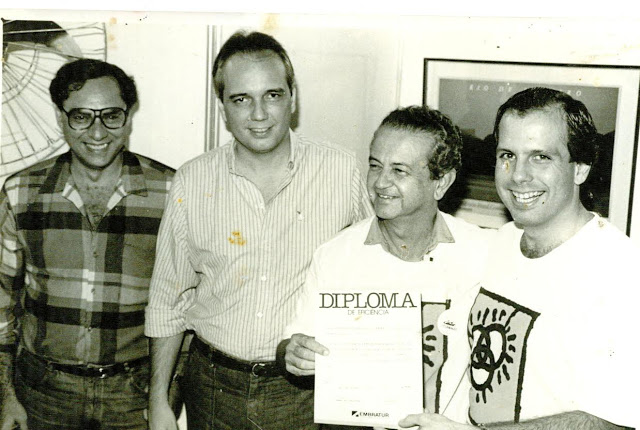 Em 1987, Anchieta Correia recebe de João Dória Júnior, Presidente da EMBRATUR, o diploma de eficiência pelo desempenho da estatal piauiense no ano