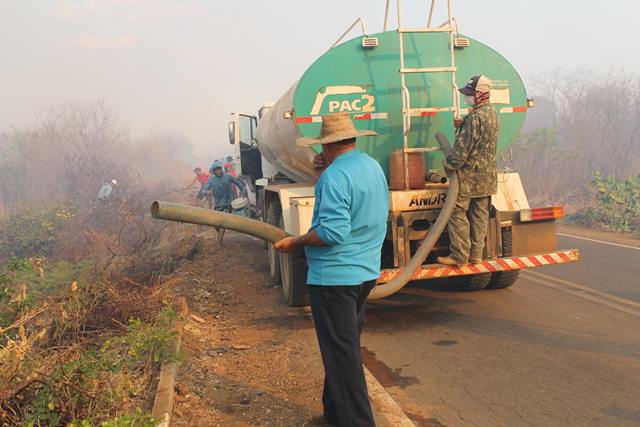 Incêndio florestal em Santana do Piauí