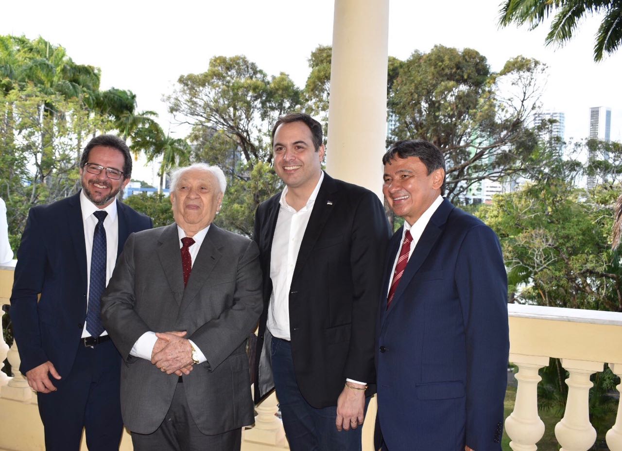 João Claudino com governadores Wellington Dias e Paulo Câmara e o senador Elmano Ferrer