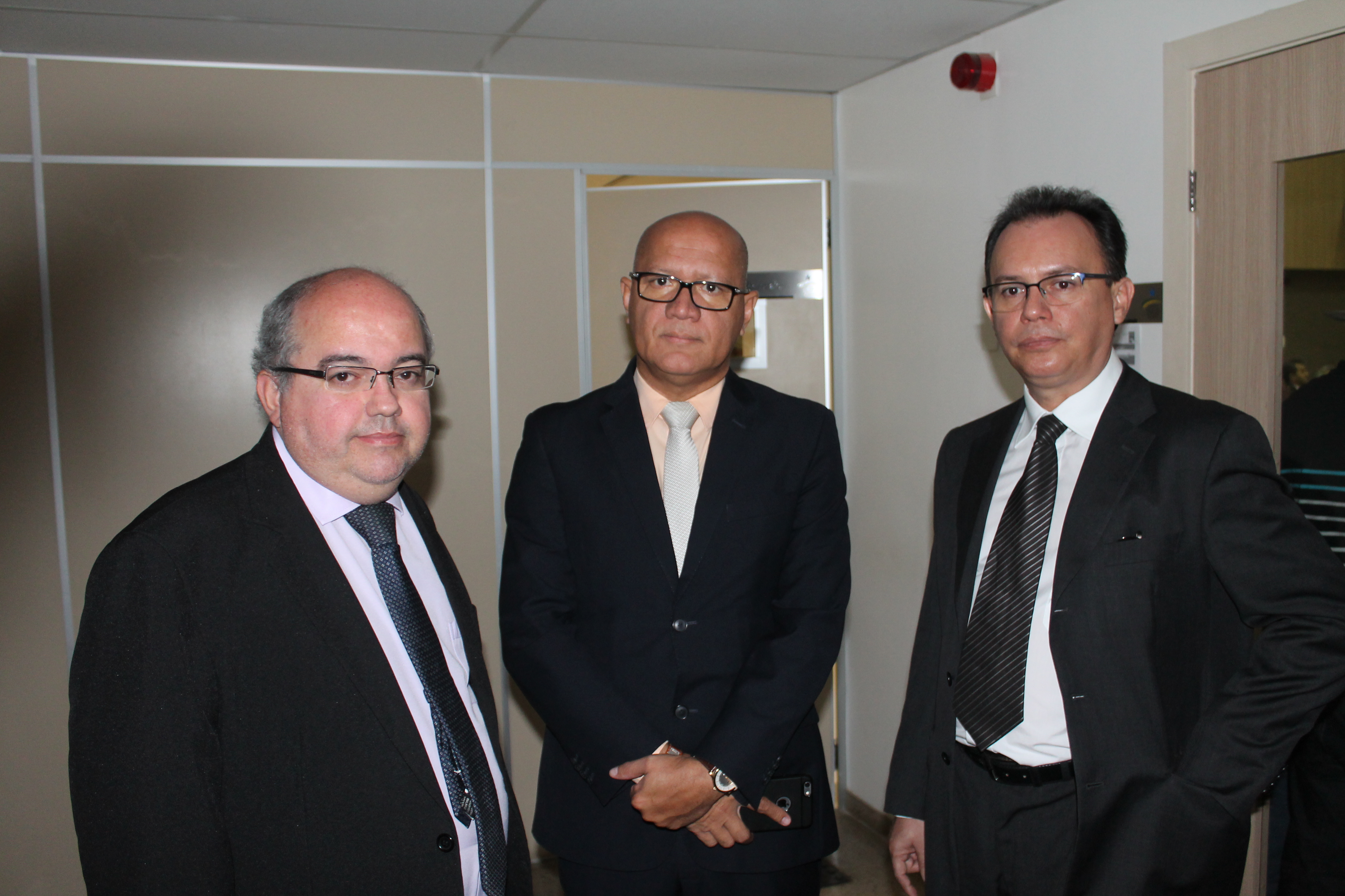 Plínio Clêrton (PGE), Franzé Silva (SeadPrev) e Ricardo Pontes (Engerpi) foram ao TCE-PI