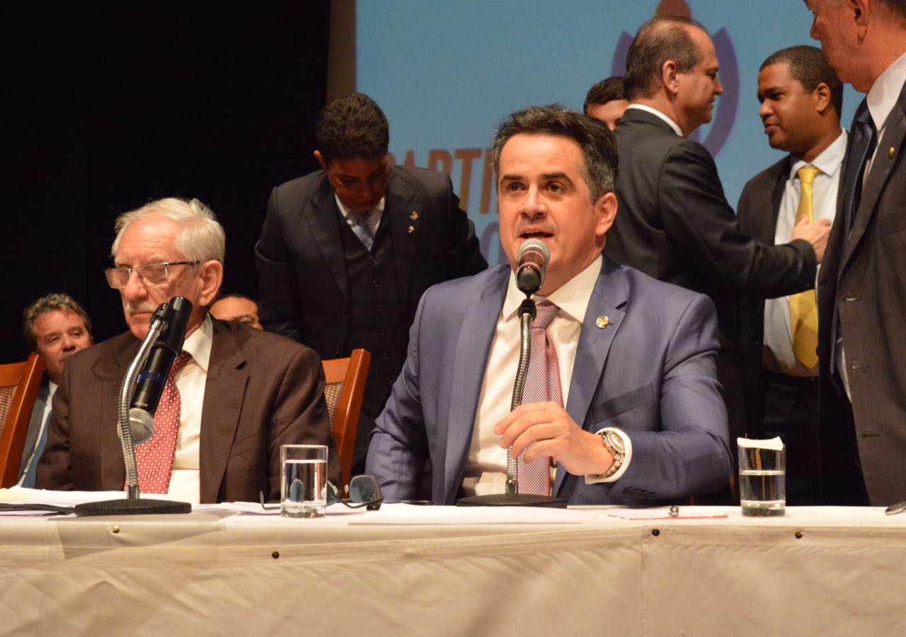 Senador Ciro Nogueira fala durante a eleição do PP