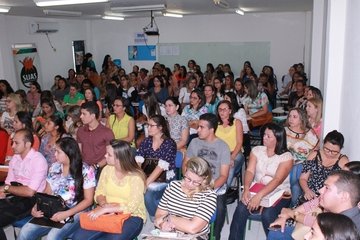 Representantes de municípios piauienses em capacitação do programa Criança Feliz