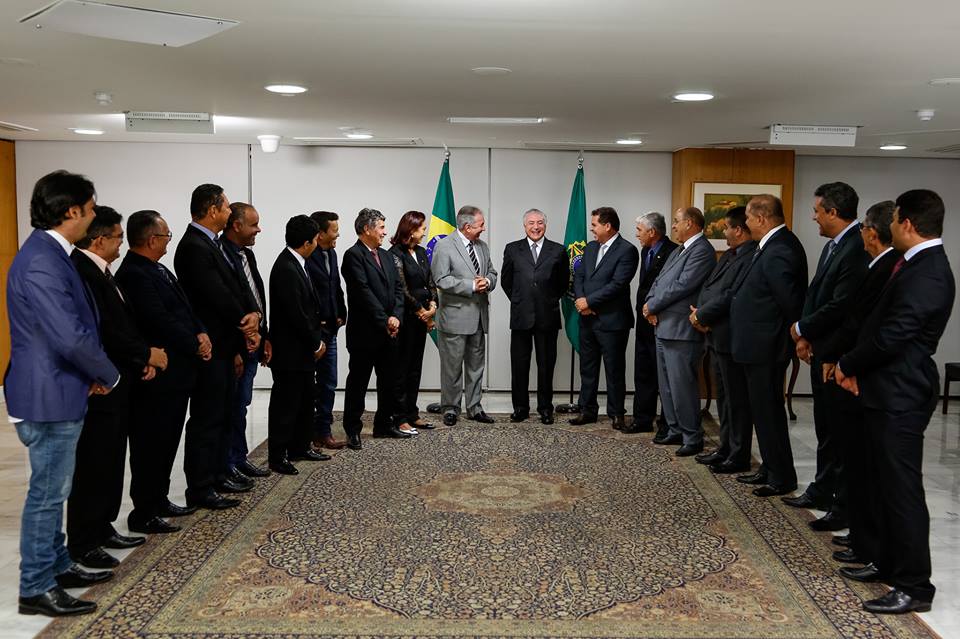 Prefeito e lideres do PMDB do Piauí com Michel Temer em Brasília