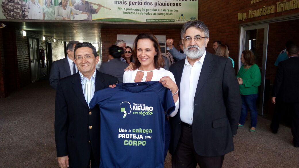 Drs. Benjamim Vale e Itamar Costa com a deputada Juliana Moraes Souza