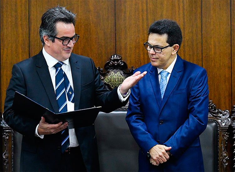 Senador Ciro Nogueira dá as boas vindas ao senador Zé Santana