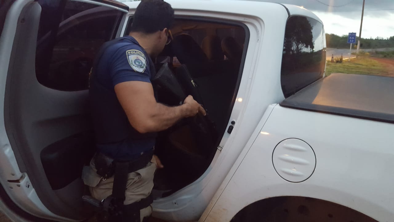 Motorista é preso em posse de arma de fogo