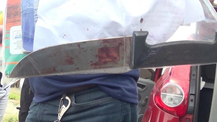 A faca usada por Paulo Neto para matar Aretha