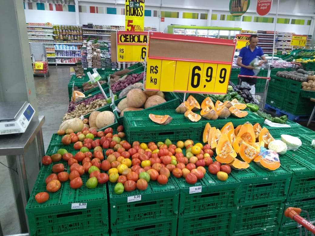 Frutas e verduras em falta nos supermercados