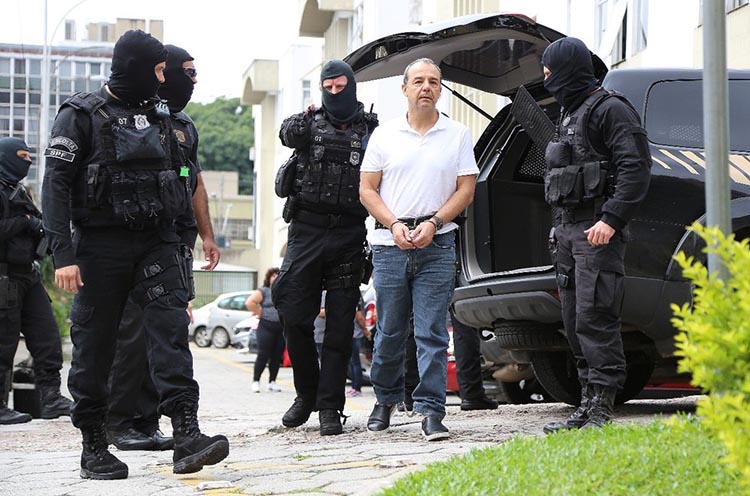 Sérgio Cabral, preso em Benfica, no Rio