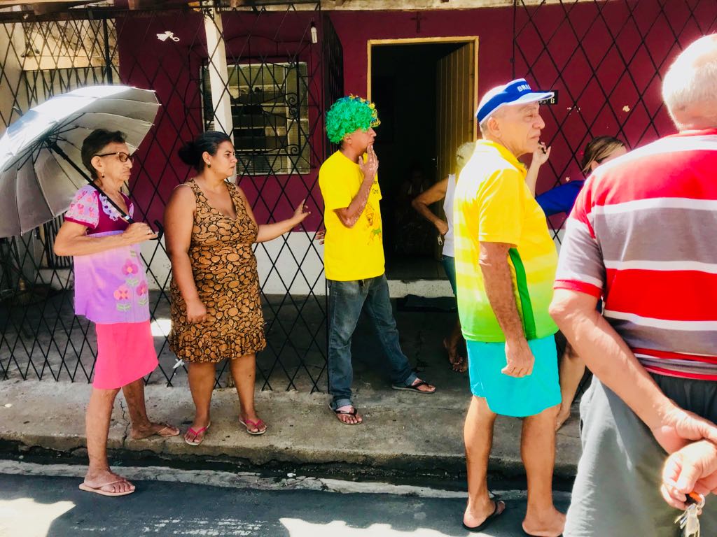 Dupla invade casa durante o jogo do Brasil na Copa