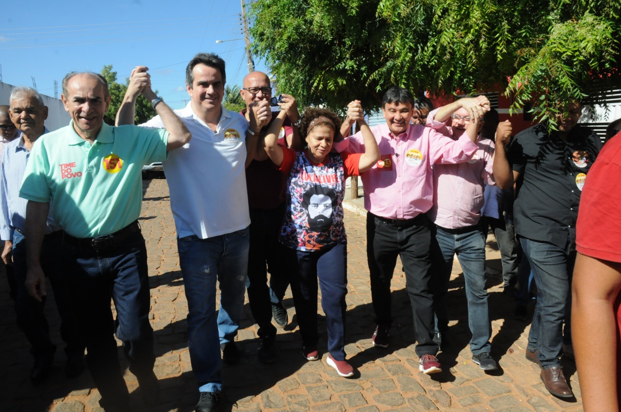Os candidatos majoritários estão percorrendo o Piauí