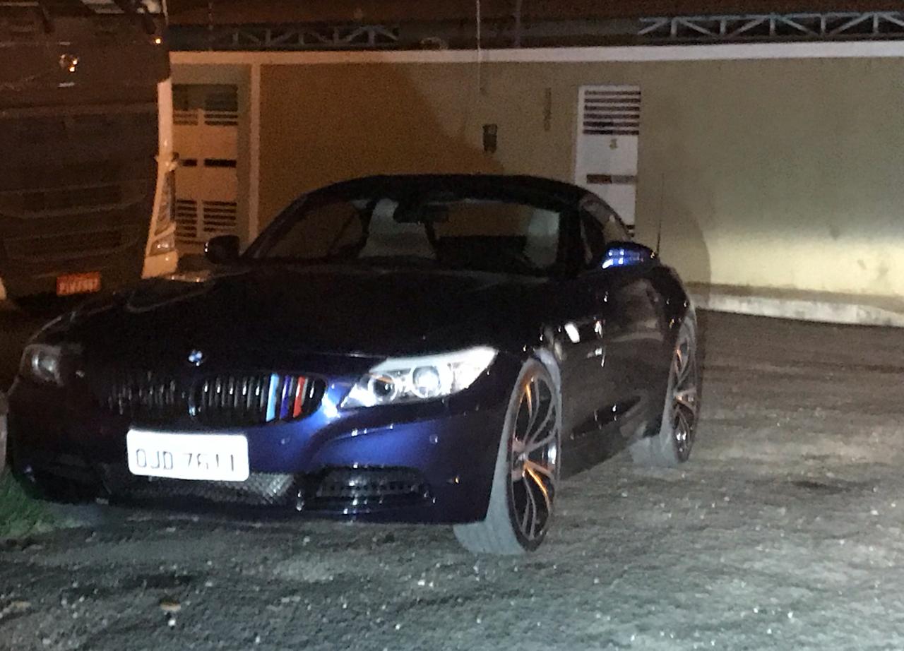 BMW azul foi visto circulando ontem (14), na Vila Jerusalém, em Teresina