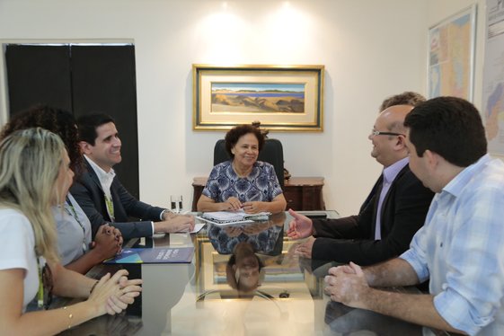 Reunião da Estácio com a governadora em exercício, Regina Sousa