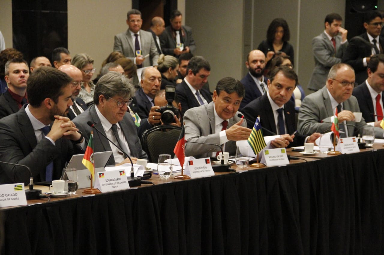 Wellington Dias fala durante o Fórum de Governadores em Brasília