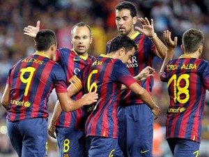 Jogadores do Barcelona comemoram gol contra o Santos