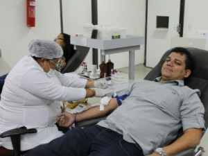 Coleta de sangue no Hemopi