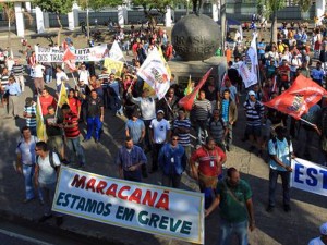 Operários param as obras do Maracanã, no Rio de Janeiro