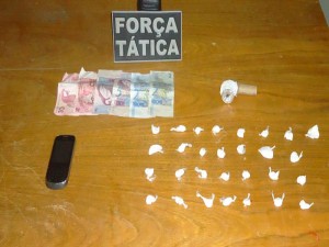 Poções de cocaína aprendidos em Paulistana