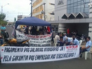 Protesto em frente à Servi Santa pelo pagamento de salários atrasados
