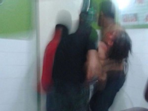 Vítima chega a hospital em Castelo do Piauí