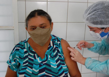 Equipes da FMS se deslocam para vacinar população contra gripe em Teresina