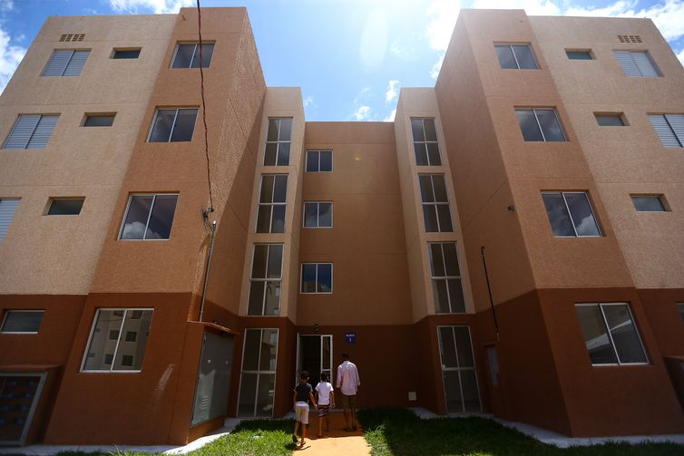 Entrega de 528 novas moradias do programa de habitação de interesse social do Governo Federal, em São Sebastião, Distrito Federal