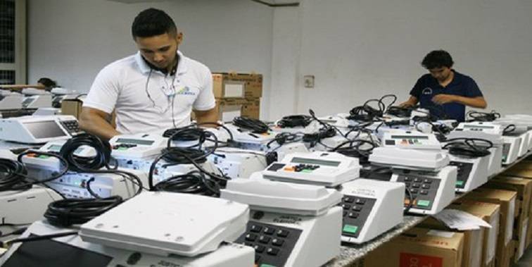Urnas eletrônicas são prepradas