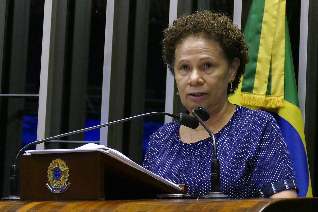 Senadora Regina Sousa