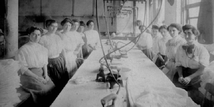 Operárias da Triangle Shirtwaist, em Nova Iorque: 129 foram trancadas e queimadas vivas