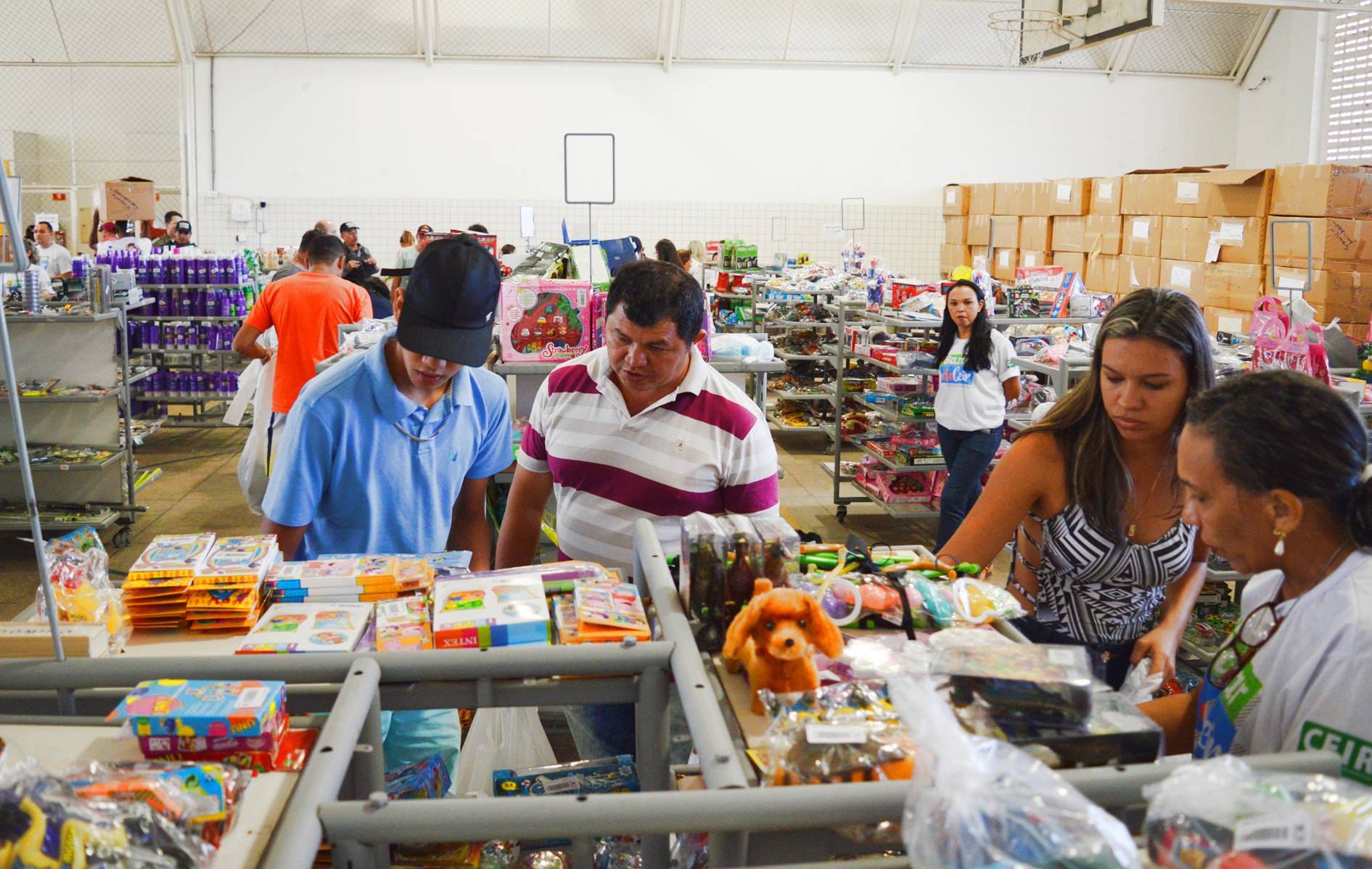 Primeiro bazar ocorrido na CEIR