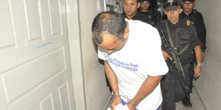 Adão José deixa o Tribunal após ser condenado a mais de 100 anos de cadeia