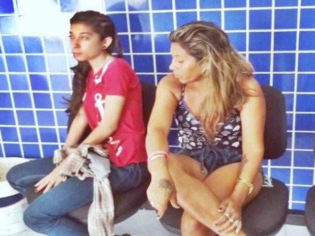 Mãe e filha presas com drogas