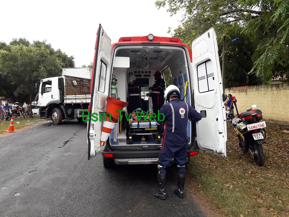 SAMU presta socorro às vítimas