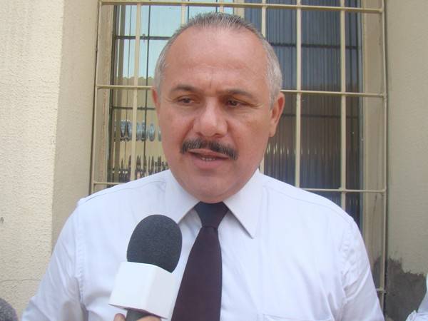 Delegado Bonfim Filho dando entrevista à TV