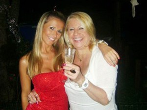 Camila, (ex) namorada de Rafa, e a mãe, Sonia Souza