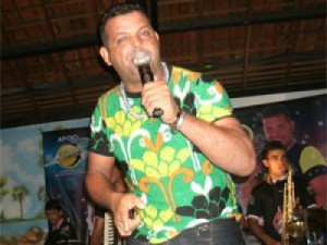 Cantor estava com CNH falsa