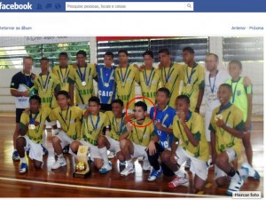 Paulo Patrik (centro da imagem) fazia parte da Seleção Piauiense de Handebol