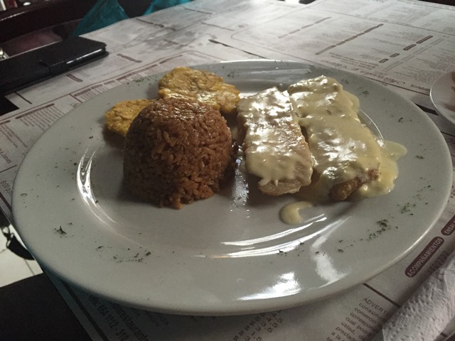 Arroz de coco com peixe