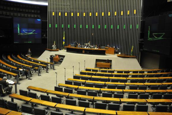 Em regime de urgência, a pauta da Câmara dos Deputados prevê a votação, nesta terça-feria, do PL 4567/16, de autoria do senador licenciado José Serra