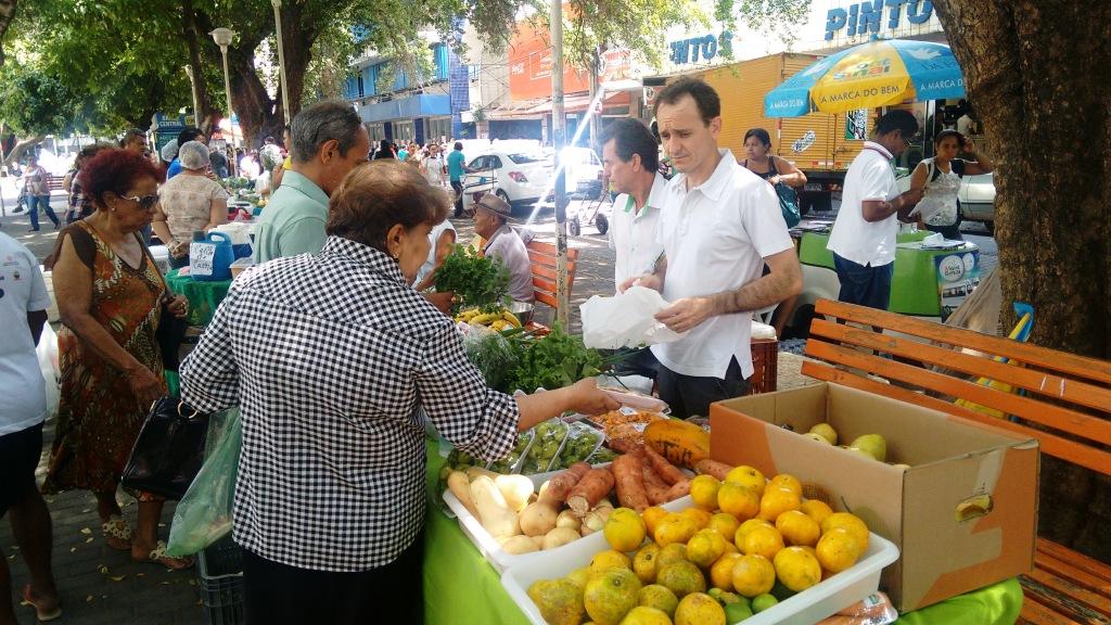 Feira de produtos orgânicos na Praça Rio Branco