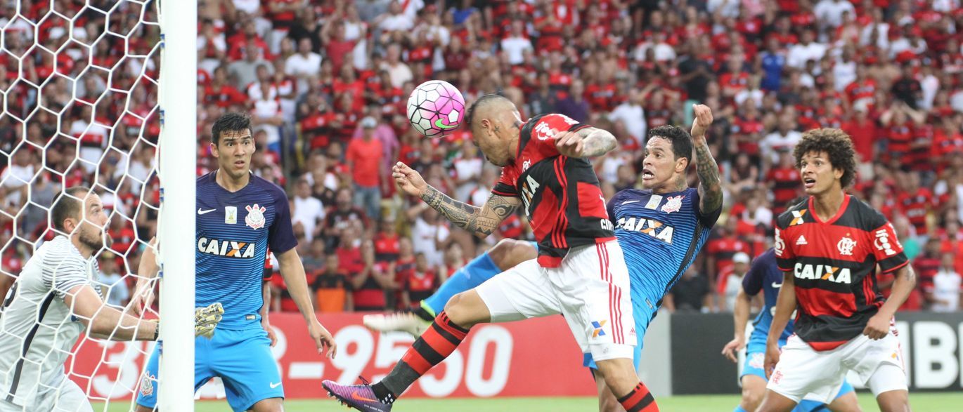 Flamengo empatou por 2 a 2 com o Corinthians