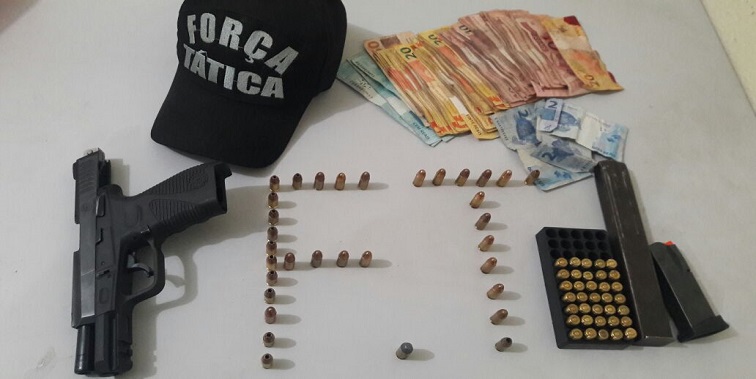 Foram encontrados armamentos e munições