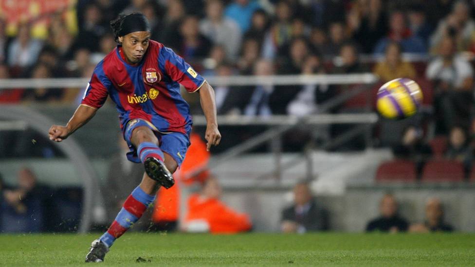 Barcelona anuncia retorno de Ronaldinho Gaúcho - Esportes